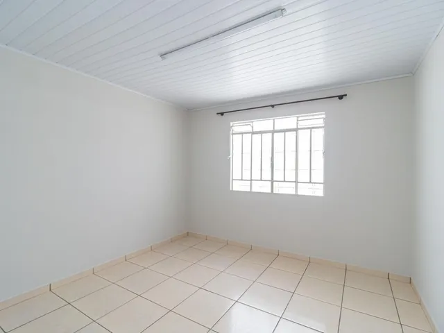 Prédio com 449m² 3 quartos e 2 banheiros, à venda, no bairro Pinheirinho em Curitiba