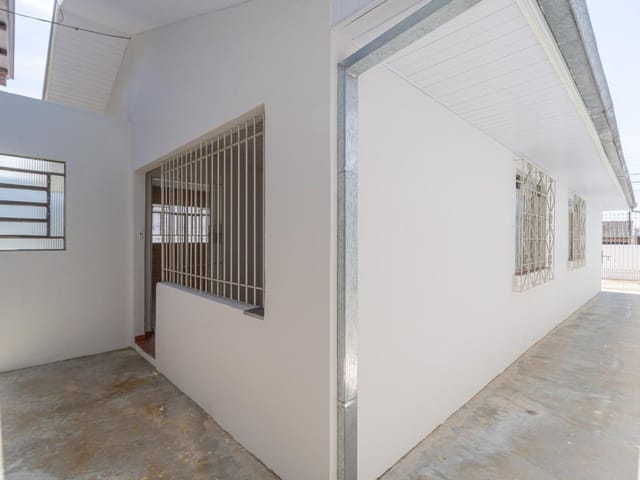 Prédio com 449m² 3 quartos e 2 banheiros, à venda, no bairro Pinheirinho em Curitiba