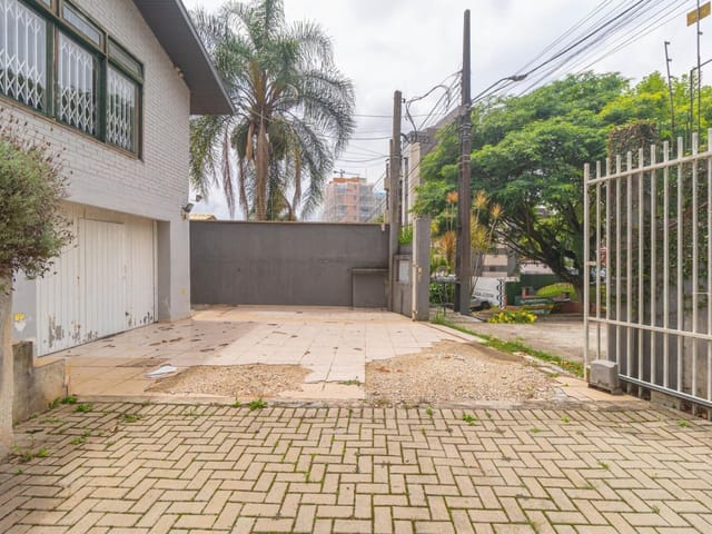Prédio para alugar, no bairro Campina do Siqueira em Curitiba