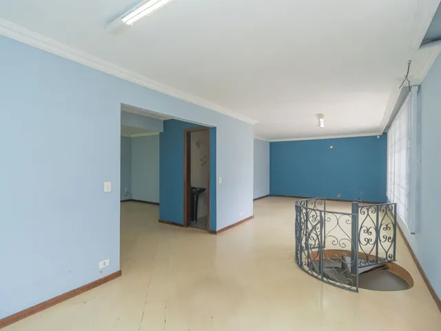 Prédio para alugar, no bairro Campina do Siqueira em Curitiba