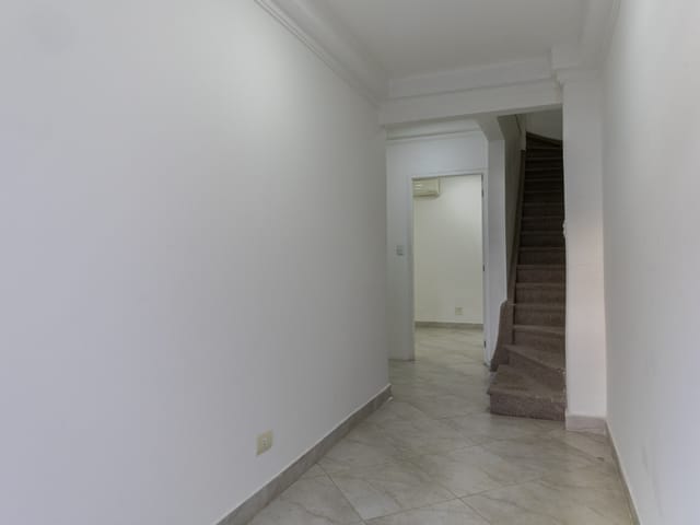 Foto do Prédio - Casa comercial para venda em Água Branca, 300m² | Lares e Andares Imóveis