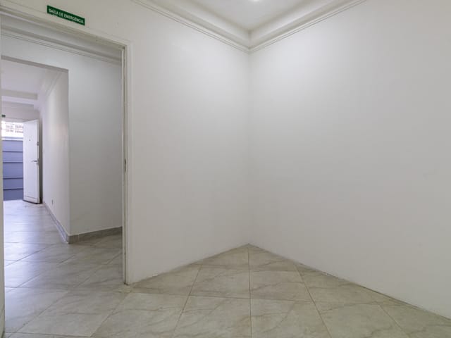 Foto do Prédio - Casa comercial para venda em Água Branca, 300m² | Lares e Andares Imóveis