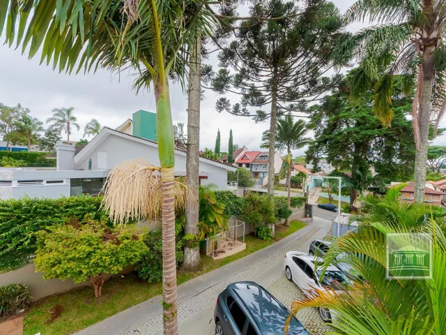 Prédio com 808m² 6 quartos e 6 banheiros, à venda, no bairro Ahú em Curitiba