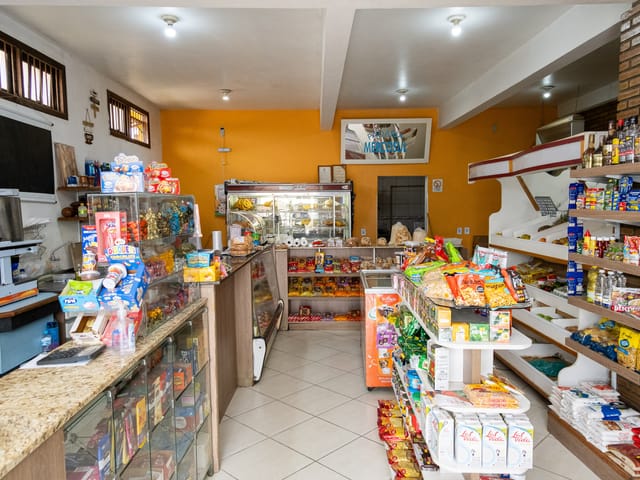 Prédio com 140m², para alugar, no bairro Fragata em Pelotas