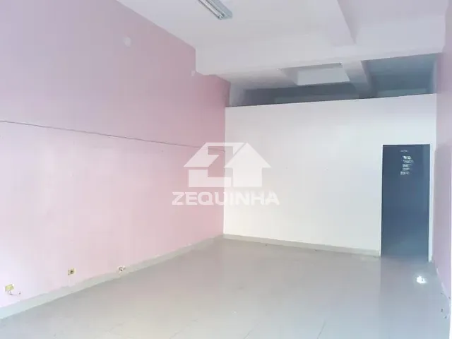 Prédio com 150m² 3 quartos e 4 banheiros, à venda, no bairro Vila dos Remedios em Osasco