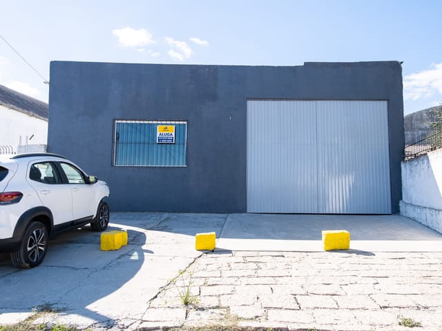 Prédio para alugar, no bairro Três Vendas em Pelotas