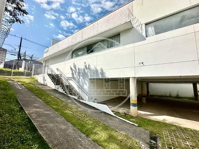 Prédio com 748m², para alugar, no bairro Veleiros em São Paulo