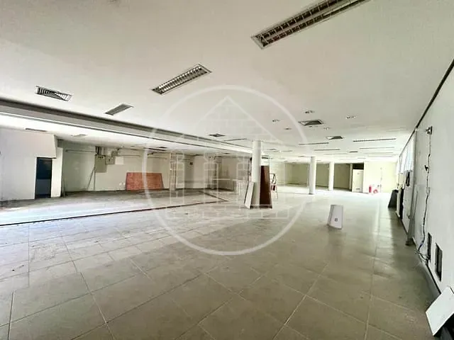Prédio com 748m², para alugar, no bairro Veleiros em São Paulo