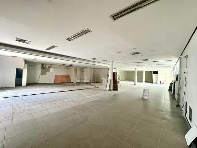 Prédio com 748m², para alugar, no bairro Veleiros em São Paulo