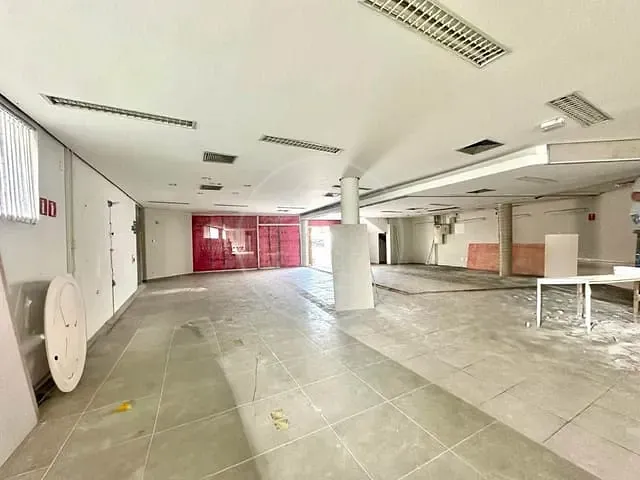 Prédio com 748m², para alugar, no bairro Veleiros em São Paulo