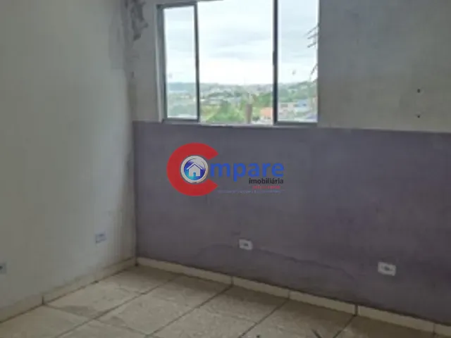 Prédio com 237m², à venda, no bairro Cidade Soberana em Guarulhos