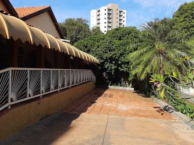 Prédio com 2161m², à venda, no bairro Vila Industrial em Jaboticabal