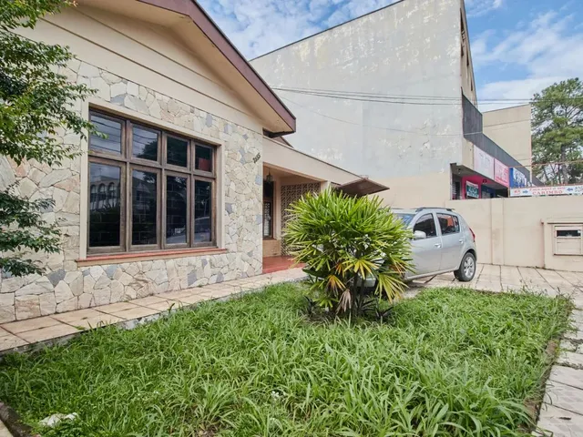 Prédio 5 quartos e 7 banheiros, à venda, no bairro Portão em Curitiba