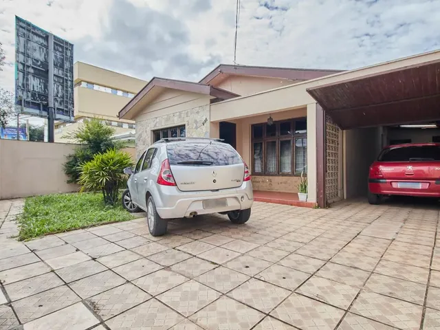 Prédio 5 quartos e 7 banheiros, à venda, no bairro Portão em Curitiba