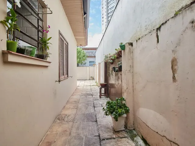 Prédio 5 quartos e 7 banheiros, à venda, no bairro Portão em Curitiba