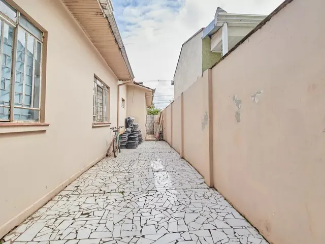Prédio 5 quartos e 7 banheiros, à venda, no bairro Portão em Curitiba