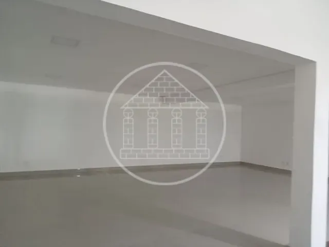 Prédio com 860m², para alugar, no bairro Moema em São Paulo