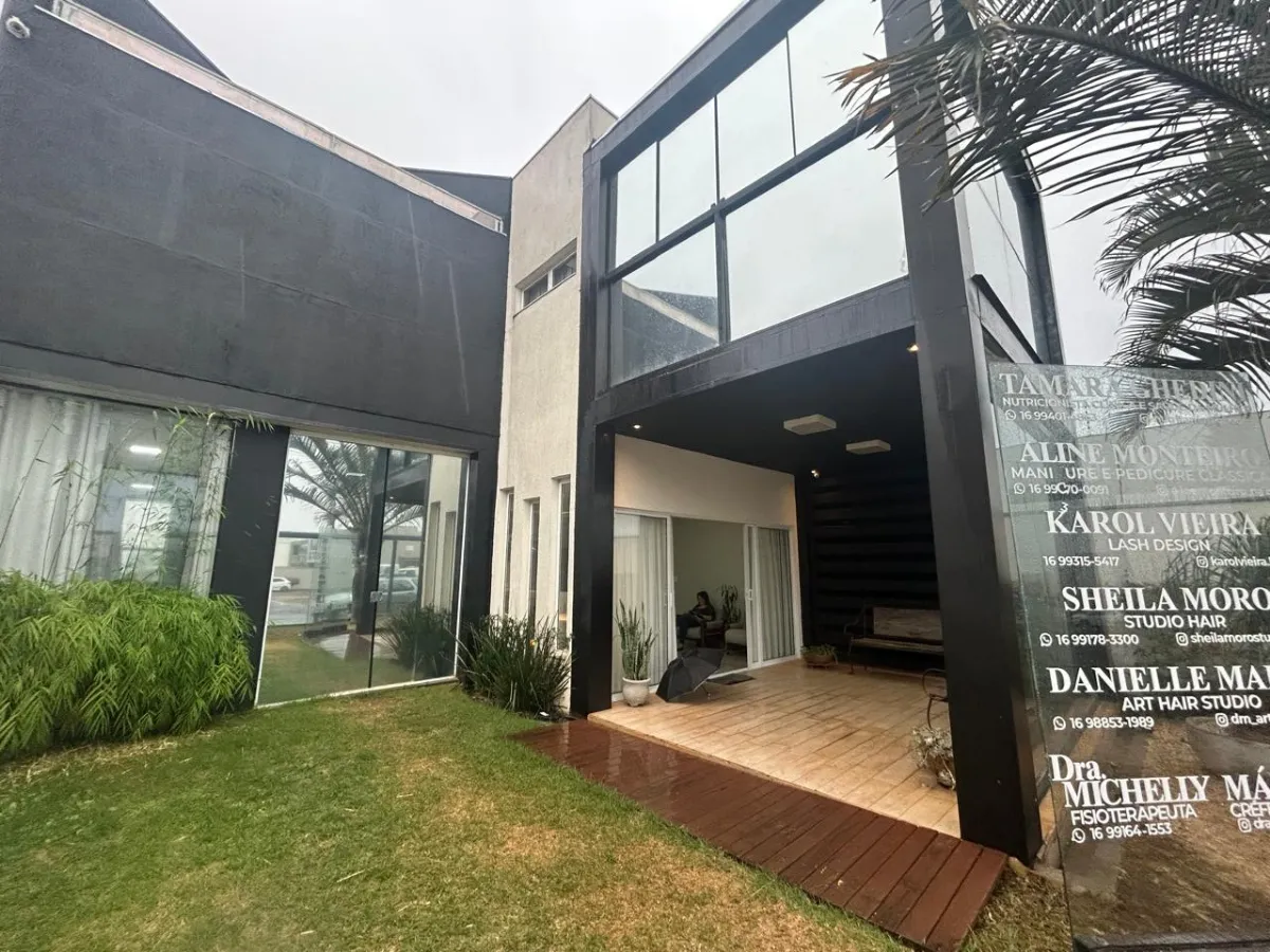 Casa comercial para venda em Jardim Três Colinas , 189m²