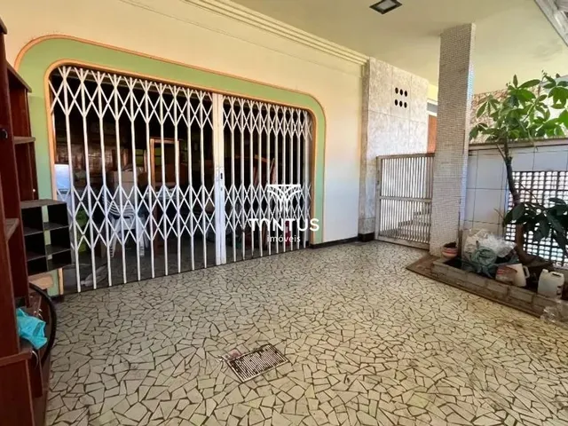 Prédio com 548m², para alugar, no bairro Alto da Glória em Curitiba