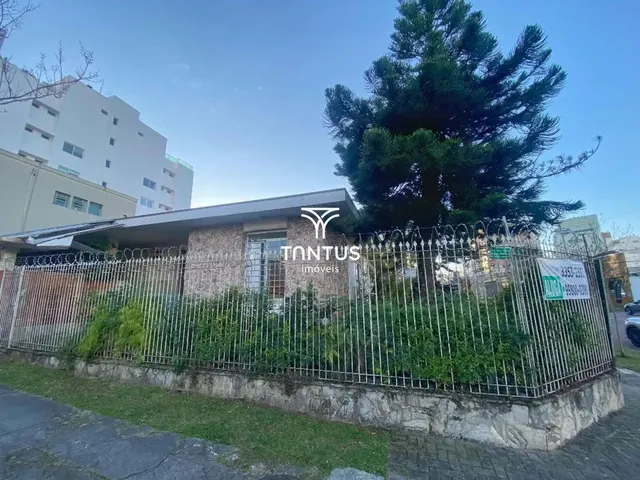 Prédio com 548m², para alugar, no bairro Alto da Glória em Curitiba