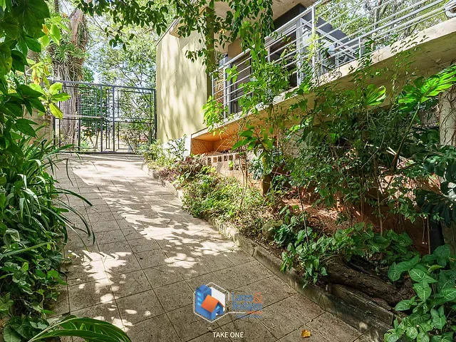 Prédio com 380m², à venda, no bairro Centro (Sousas) em Campinas