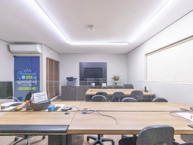 Foto do Prédio - Casa comercial para venda em Nova Jaboticabal, 363m² | Lares e Andares Imóveis