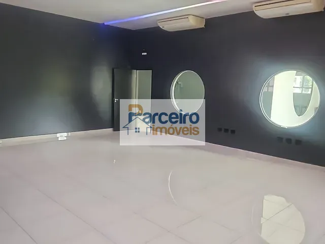 Prédio à venda ou para alugar, no bairro Chácara Santo Antônio (Zona Sul) em São Paulo