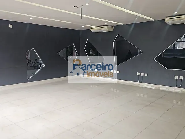 Prédio à venda ou para alugar, no bairro Chácara Santo Antônio (Zona Sul) em São Paulo