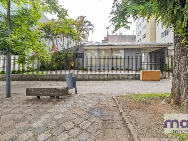 Prédio para alugar, no bairro Água Verde em Curitiba