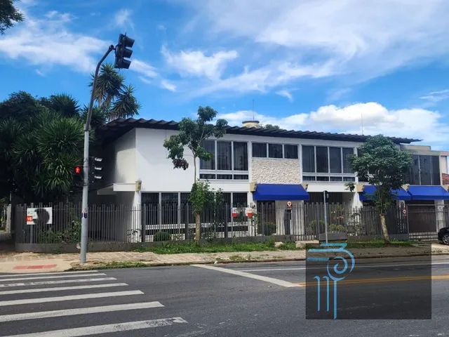 Prédio com 306m², à venda, no bairro Água Verde em Curitiba