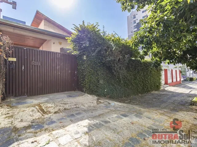 Prédio 2 quartos e 4 banheiros, para alugar, no bairro ÁGUA VERDE em Curitiba
