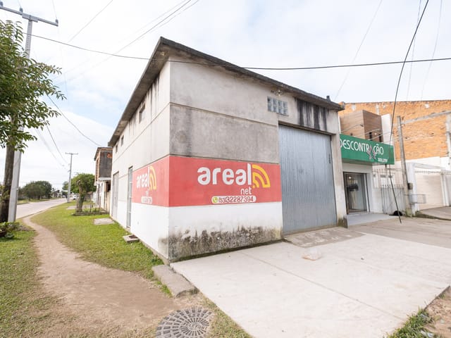 Prédio à venda ou para alugar, no bairro Areal em Pelotas