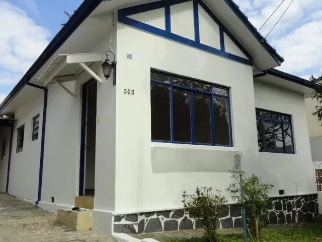 Prédio com 360m² 1 quarto e 3 banheiros, à venda, no bairro Mercês em Curitiba