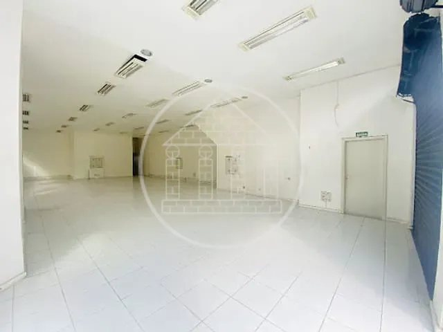 Prédio com 518m², para alugar, no bairro Interlagos em São Paulo