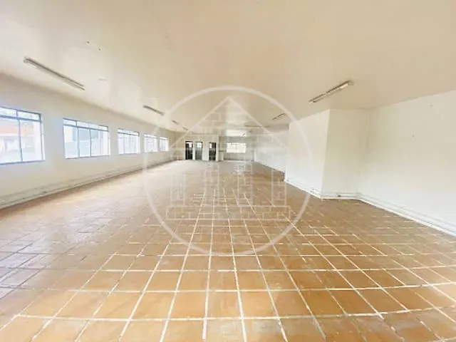 Prédio com 518m², para alugar, no bairro Interlagos em São Paulo