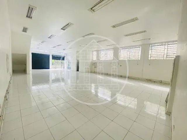 Prédio com 518m², para alugar, no bairro Interlagos em São Paulo