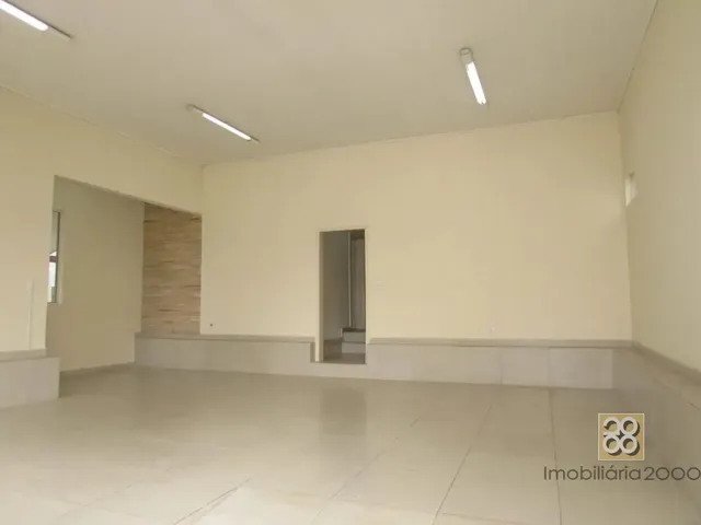 Prédio para alugar, no bairro Bacacheri em Curitiba