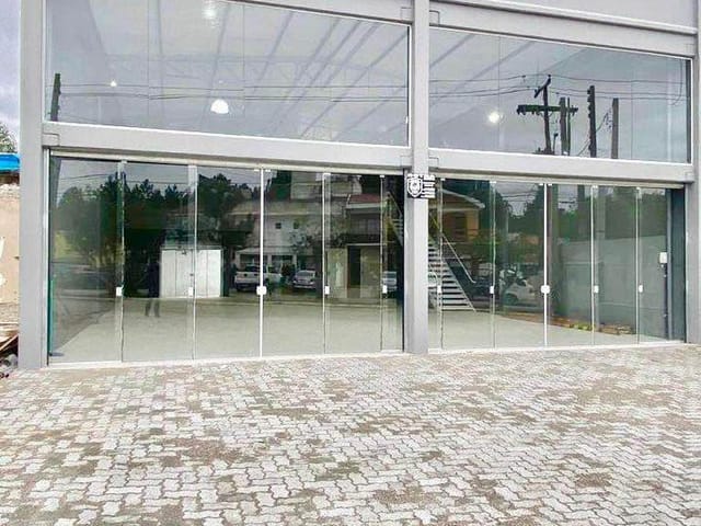Prédio à venda, no bairro Laranjal em Pelotas