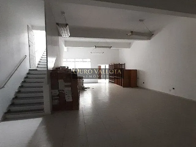 Prédio com 240m², para alugar, no bairro Quarta Parada em São Paulo