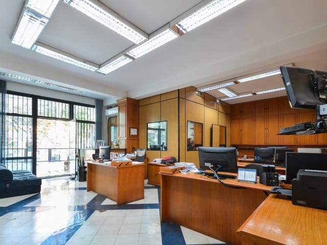 Foto do Prédio - Casa comercial para venda em Paraíso, 750m² | Lares e Andares Imóveis