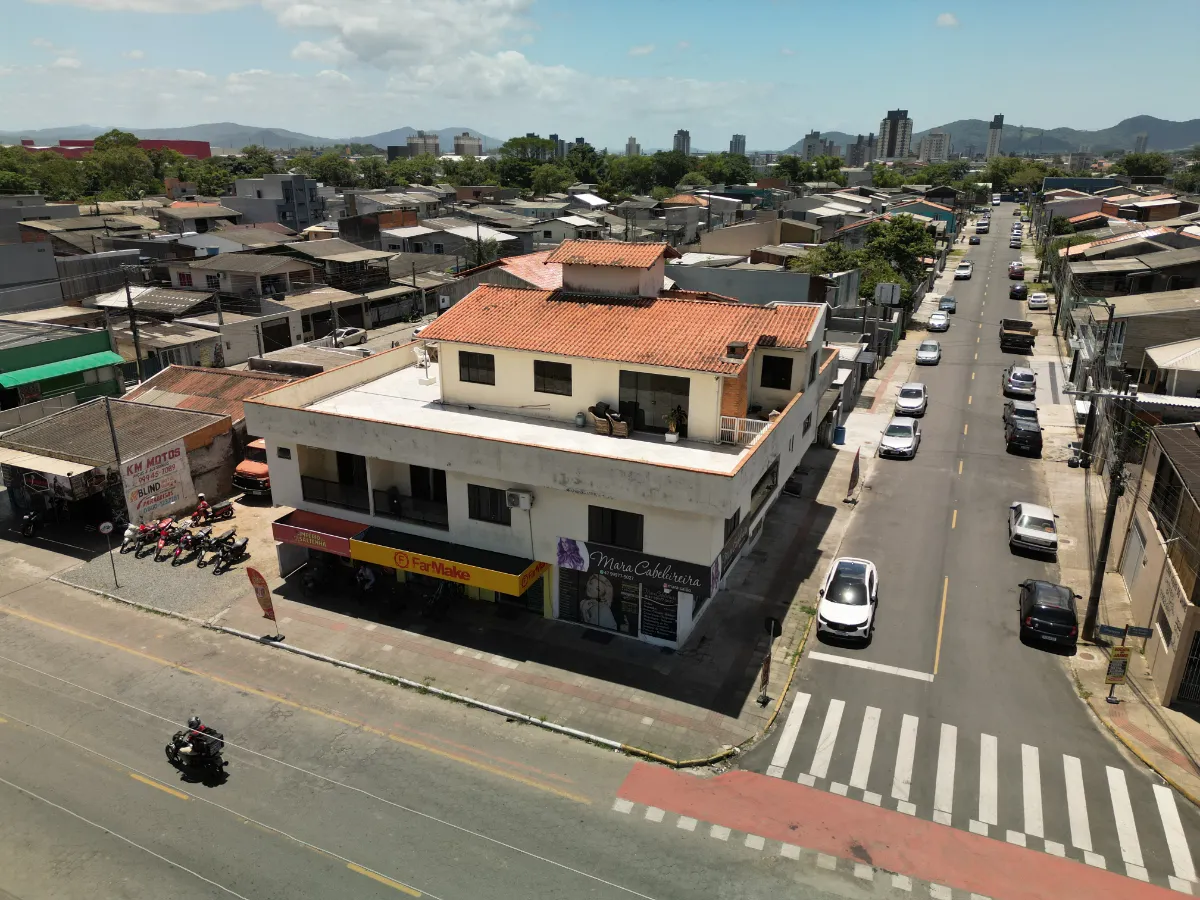 Casa comercial para venda em São Vicente, 676m²