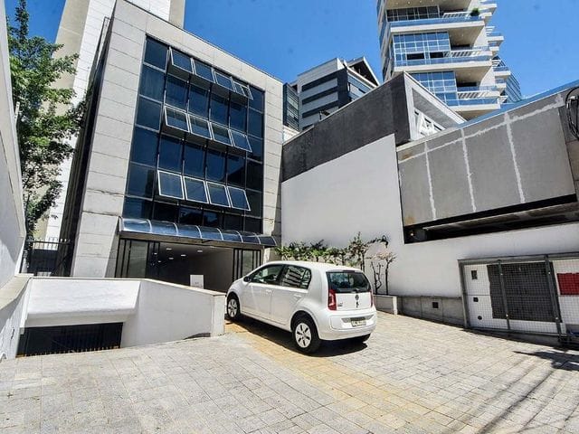 Prédio com 400m², para alugar, no bairro Jardim Paulistano em São Paulo