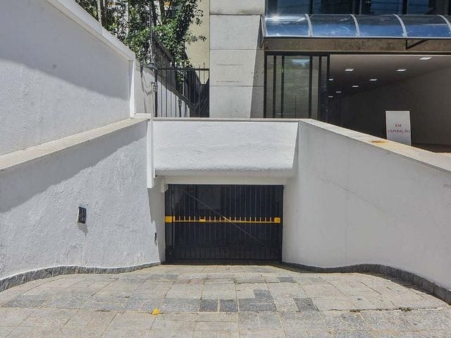 Prédio com 400m², para alugar, no bairro Jardim Paulistano em São Paulo