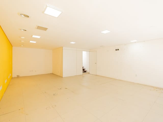 Prédio com 98m², para alugar, no bairro Centro em Pelotas