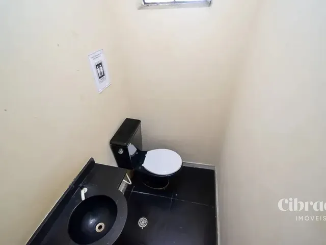 Prédio 3 quartos e 1 banheiro, para alugar, no bairro Boqueirão em Curitiba