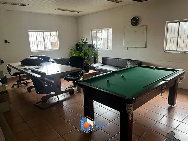 Prédio com 826m², à venda, no bairro Jardim São Judas Tadeu em Taboão Da Serra