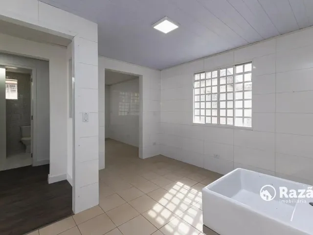 Prédio para alugar, no bairro Boqueirão em Curitiba