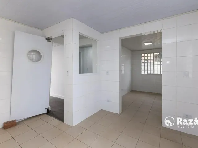 Prédio para alugar, no bairro Boqueirão em Curitiba