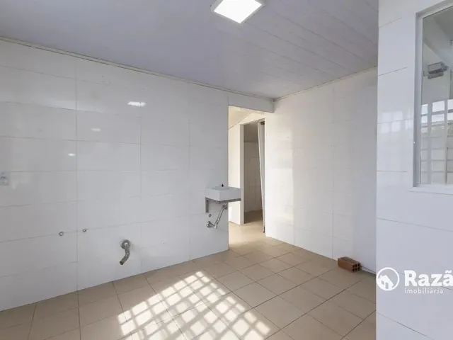 Prédio para alugar, no bairro Boqueirão em Curitiba