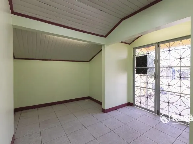 Prédio para alugar, no bairro Cajuru em Curitiba